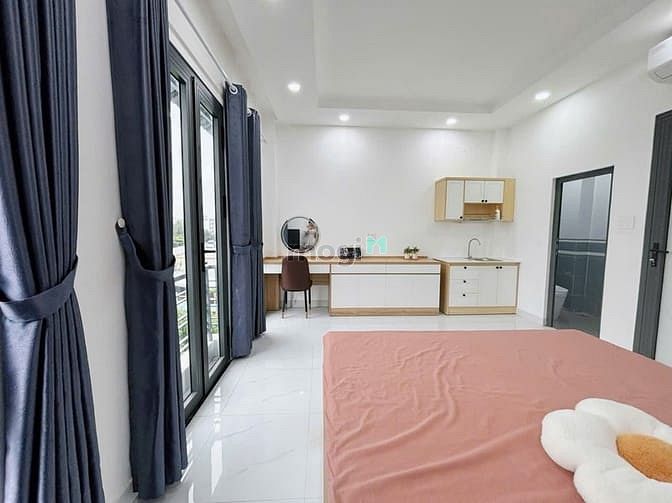 Hình ảnh Studio ban công cửa kính lớn, đầy đủ nội thất, gần Lotte, Tdtu, Q1,4,8