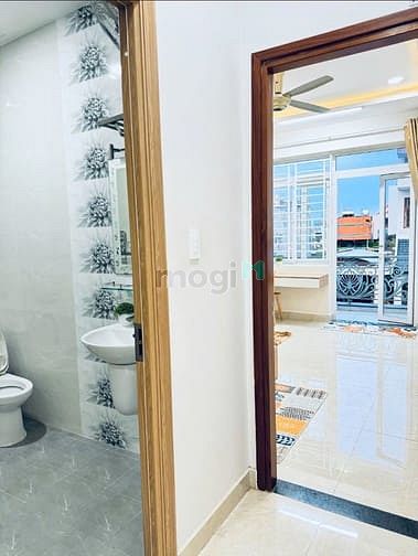 Hình ảnh CHDV Siêu Phẩm Ban Công Tách Bếp Sát Q10