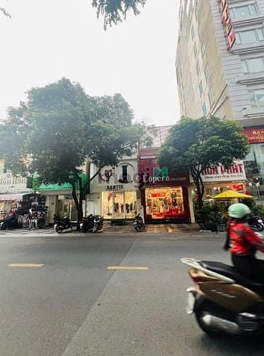 Hình ảnh SHOP thời trang số 98 Nguyễn Trãi, , Q1. Dt: 4,2x20M, Kc: trệt 2 lầu