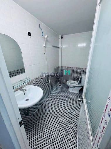Hình ảnh Cho thuê Nhà Phan Văn Trị, P11, 4x13m, trệt 1 lầu, 3PN2WC, 12tr