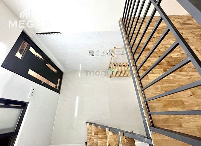 Hình ảnh 🏠 Phòng Gác Cao Đứng Thẳng Có Thang Máy Và Hầm Xe – Sân Phơi Sạch Sẽ