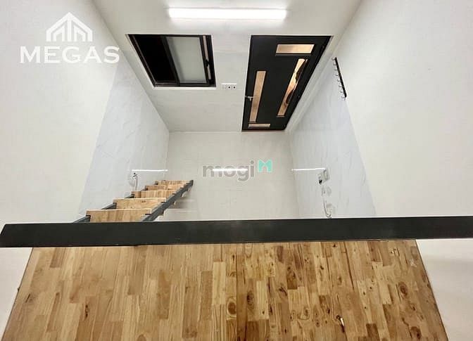 Hình ảnh 🏠 Phòng Gác Cao Đứng Thẳng Có Thang Máy Và Hầm Xe – Sân Phơi Sạch Sẽ