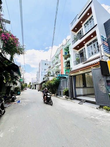 Hình ảnh Siêu phẩm MT TCh 05 1 trệt 2 lầu giá cực tốt