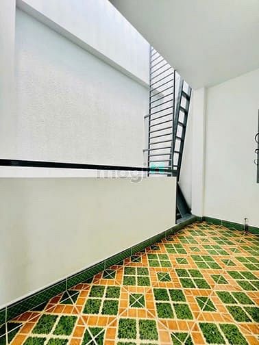 Hình ảnh Siêu phẩm MT TCh 05 1 trệt 2 lầu giá cực tốt