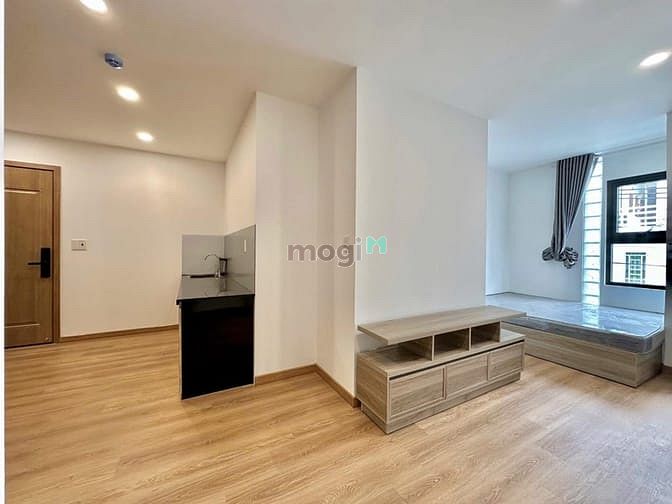 Hình ảnh Studio Full Nội Thất, Ban Công, Cửa sổ lớn ngây chợ 200 xóm chiếu