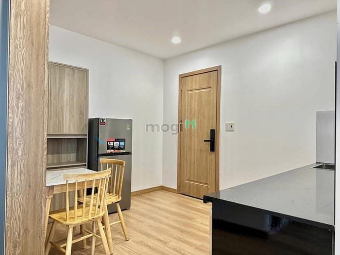 Hình ảnh Studio Full Nội Thất, Ban Công, Cửa sổ lớn ngây chợ 200 xóm chiếu