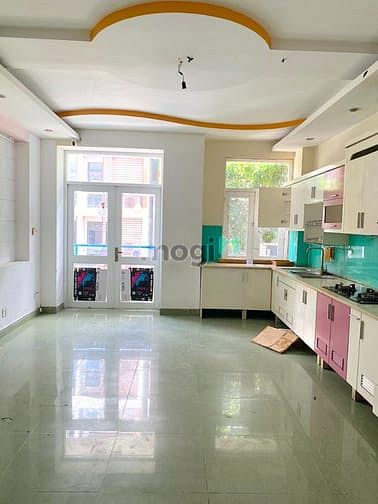 Hình ảnh Nhà MT Hát Giang 5.5x25 Hầm.5L.10P.Thang Máy.KD Đa Ngành
