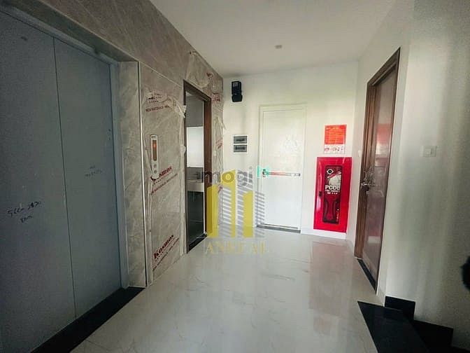 Hình ảnh Cho Thuê Tòa Văn Phòng Hầm 3 Sàn Trống Suốt Gần Trương Văn Bang