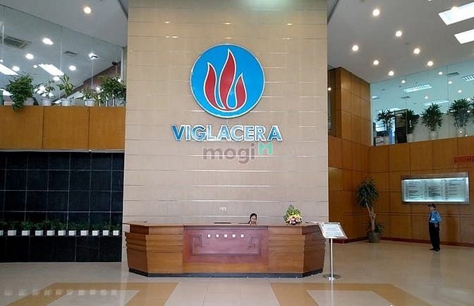 Hình ảnh văn phòng đầy đủ tiện ích, bãi đỗ xe ô tô và xe máy rộng rãi