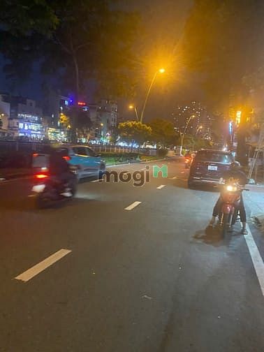 Hình ảnh Gần Mt Cmt8 - 65m2 – 5x13m - 4 Tầng - 5pn - Hẻm 4m - Thông Thoáng