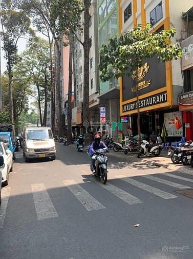 Hình ảnh Khuôn đất 30x33 (870m2) mặt tiền Nguyễn Văn Hưởng, Thảo Điền, Quận 2.