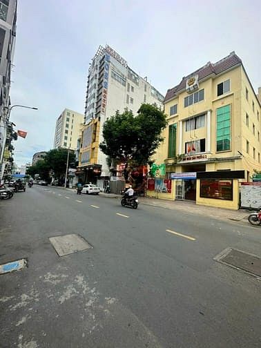 Hình ảnh 60 tỷ! Bán MT Đ. Nguyễn Thiện Thuật, Q. 3 - 6,1m x 21m – 2 tầng.