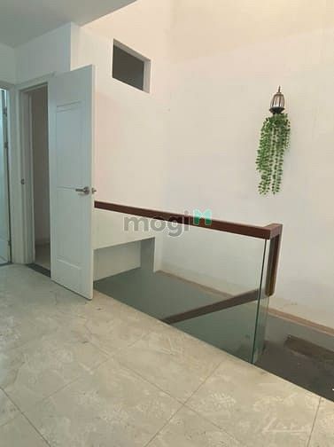 Hình ảnh Cho thuê nhà nguyên căn  Phan Văn Trị. P12. Bình Thạnh. mới 2 tầng.