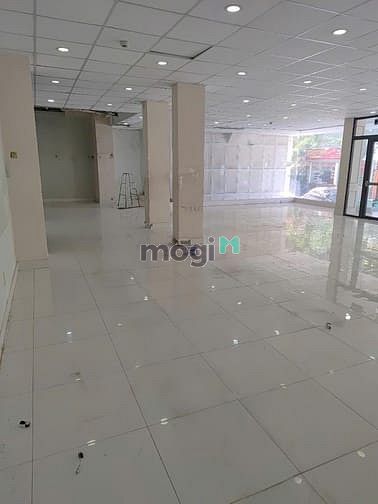 Hình ảnh Mặt bằng cho thuê có vỉa hè lớn, hầm xe