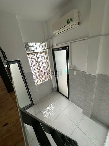 Hình ảnh Phòng trọ giá rẻ có cửa sổ, máy lạnh