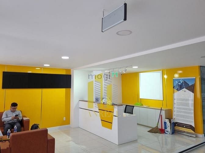 Hình ảnh Cho Thuê Tòa Văn Phòng Hiện Đại 1000m2 - Gần Song Hành Giá 240 Triệu