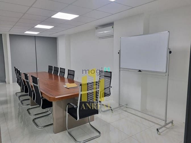 Hình ảnh Cho Thuê Tòa Văn Phòng Hiện Đại 1000m2 - Gần Song Hành Giá 240 Triệu