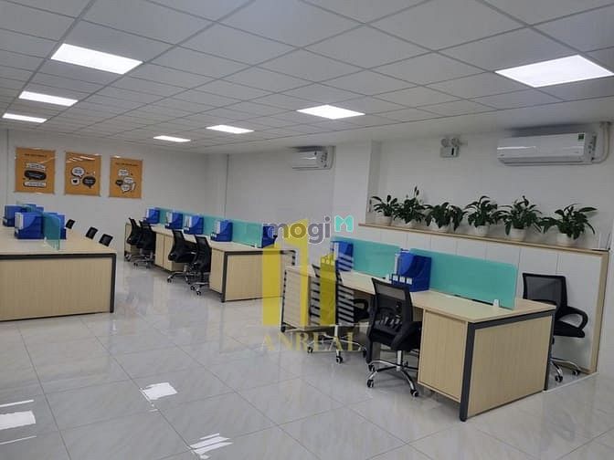 Hình ảnh Cho Thuê Tòa Văn Phòng Hiện Đại 1000m2 - Gần Song Hành Giá 240 Triệu