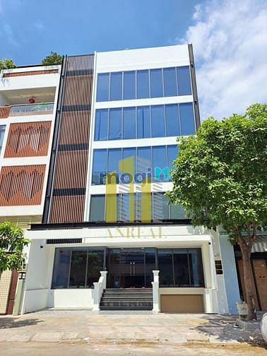 Hình ảnh Cho Thuê Tòa Văn Phòng Hiện Đại 1000m2 - Gần Song Hành Giá 240 Triệu