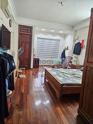 Hình ảnh Bán nhà phố Khâm Thiên, gần phố, lô góc 76m2, nhà 6T giá 20 tỷ