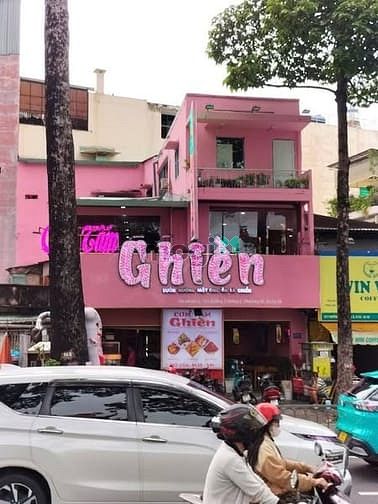 Hình ảnh Nhà hàng chay số 216 đường 3/2, Q10. Dt: 9x17M, Kc: trệt 3 lầu. Gía: 9
