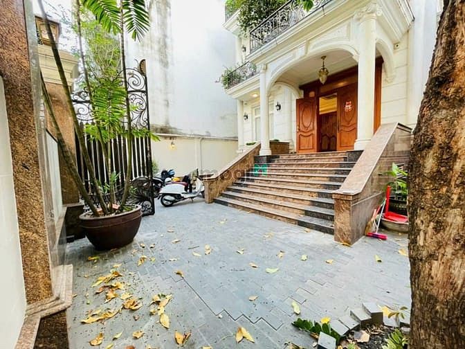 Hình ảnh Biệt thự 4 Tầng có Hầm xe , không gian mở
