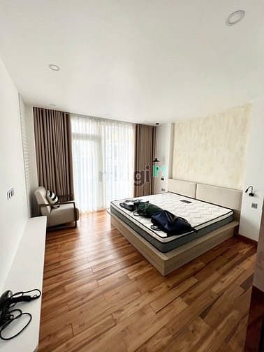 Hình ảnh Cho thuê mặt tiền trần khắc chân - tân định, Quận 1