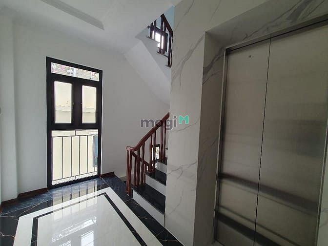 Hình ảnh Giáp Bát- 50m²- 7 tầng thang máy- gara- 2 thoáng