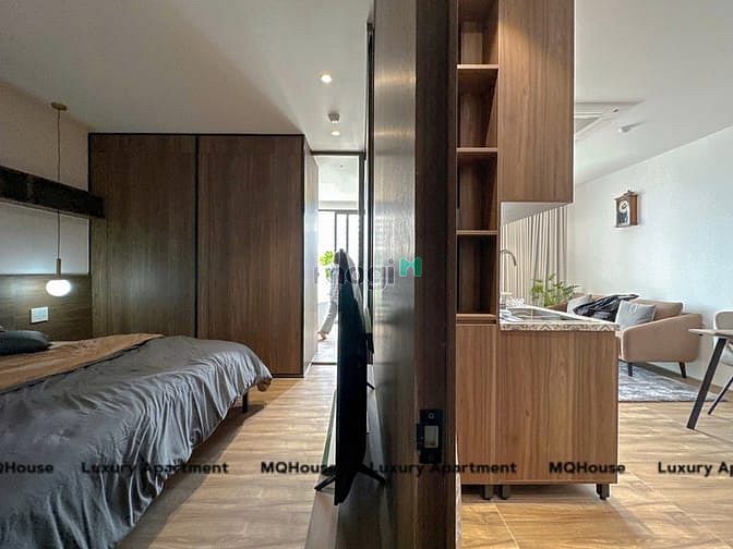 Hình ảnh Penhouse 1 PN Quận 5 mới khai trương