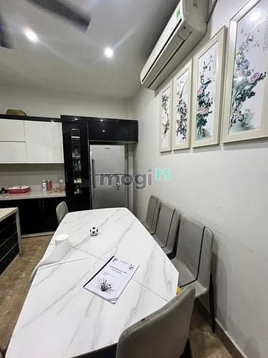 Hình ảnh Bán nhà đẹp ngõ phố Nguyễn Văn Cừ  40 m2 x4 tầng full nội thất .9,5 tỷ