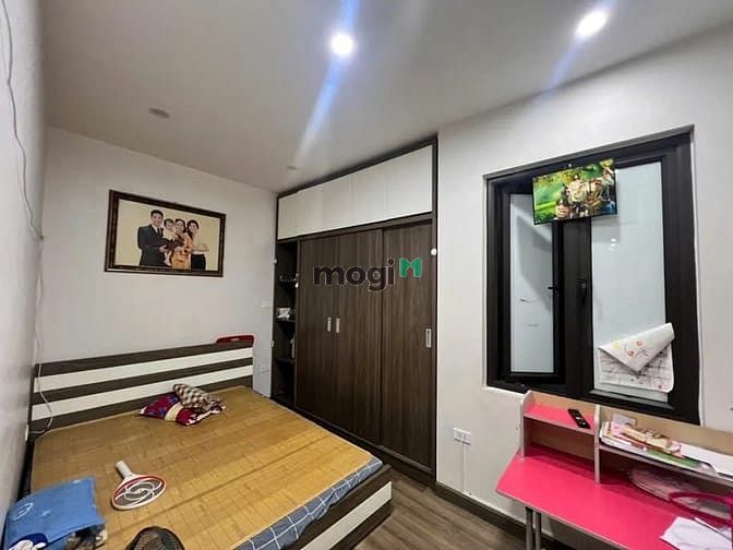 Hình ảnh Bán nhà đẹp ngõ phố Nguyễn Văn Cừ  40 m2 x4 tầng full nội thất .9,5 tỷ