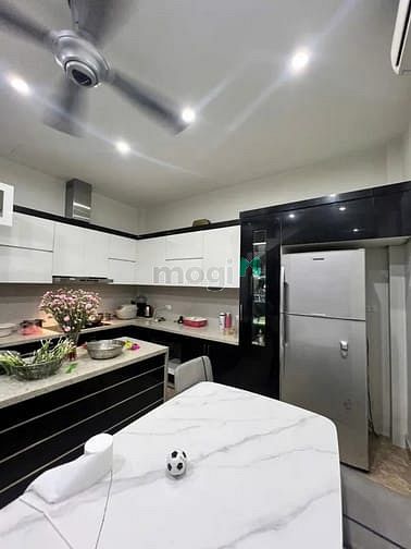 Hình ảnh Bán nhà đẹp ngõ phố Nguyễn Văn Cừ  40 m2 x4 tầng full nội thất .9,5 tỷ