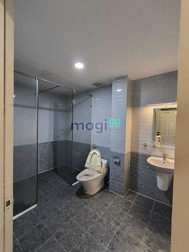 Hình ảnh Studio FNT cao cấp balcony View đẹp kế bên Sky Garden