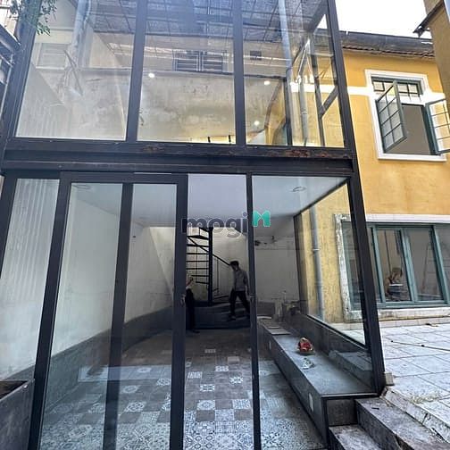 Hình ảnh Cho thuê dãy nhà chung cư 62 Trần Hưng Đạo, Quận 1