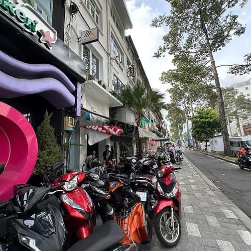 Hình ảnh Cho thuê dãy nhà chung cư 62 Trần Hưng Đạo, Quận 1
