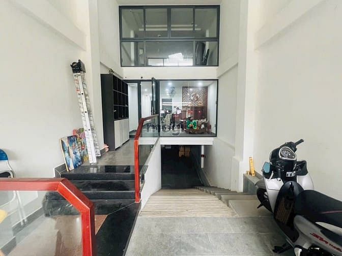 Hình ảnh Trúng tâm Tân Bình 5 tầng có tầng hầm, có thang máy, 80m2 chỉ 11.8 tỷ