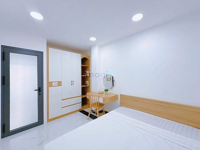 Hình ảnh Trống Sẵn Căn 2 Phòng Ngủ - Thang Máy - Hầm Xe - Full Nội Thất