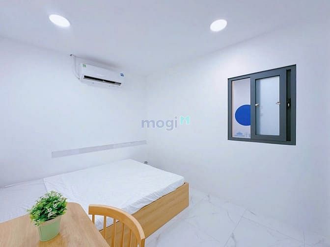 Hình ảnh Trống Sẵn Căn 2 Phòng Ngủ - Thang Máy - Hầm Xe - Full Nội Thất