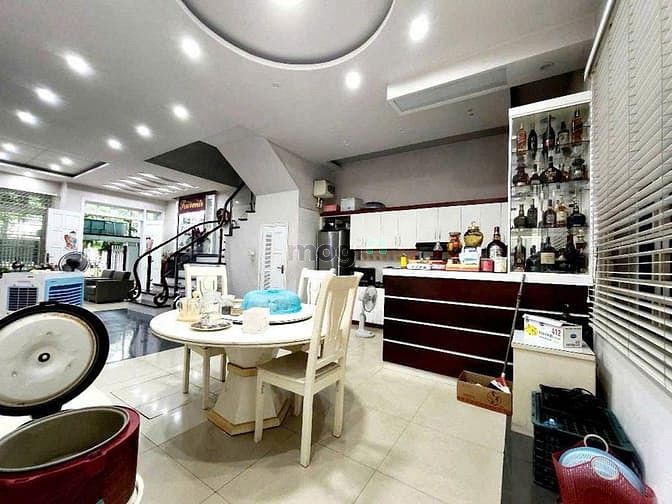 Hình ảnh Bán nhà Nguyễn Khánh Toàn, vỉa hè, lô góc, oto tránh, 5T giá 18 tỷ