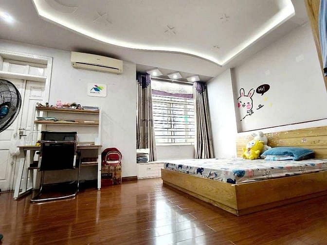 Hình ảnh Bán nhà Nguyễn Khánh Toàn, vỉa hè, lô góc, oto tránh, 5T giá 18 tỷ