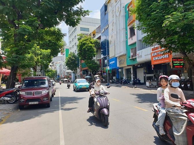 Hình ảnh Tòa Nhà 7 Tầng 6.5x25 Cách Mạng Tháng 8 Tốt Nhất Thị Trường Hiện Tại