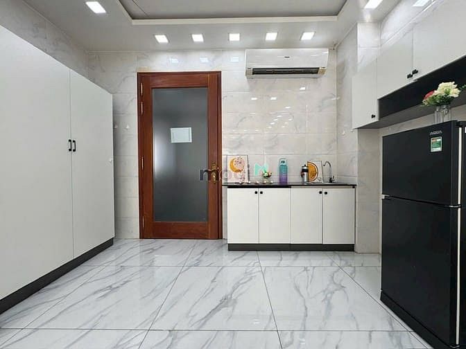Hình ảnh Cho thuê Phòng cửa sổ trời lớn, xa bếp - Đặng Thuỳ Trâm gần Văn Lang
