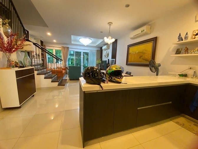 Hình ảnh Bán nhà phân lô Trần Quốc Hoàn, oto, vỉa hè, DT 61m2, giá 19,2 tỷ