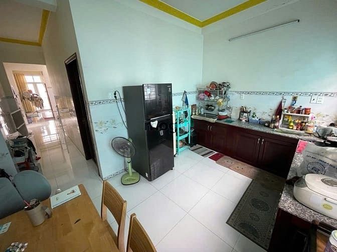 Hình ảnh Bán nhà 4 tấm MT Lê Đình Cẩn gần chợ