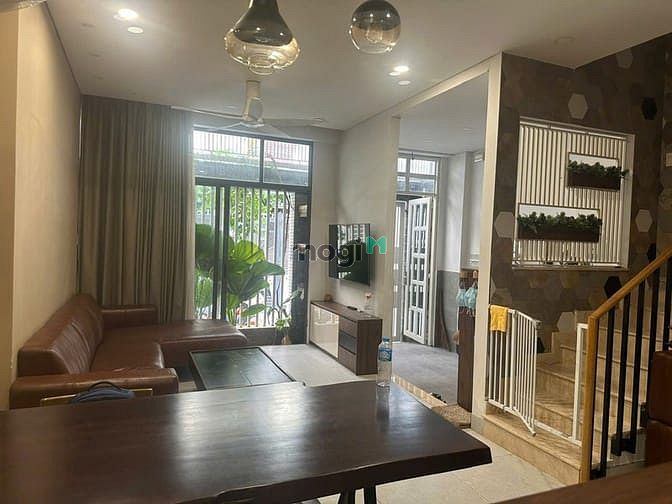 Hình ảnh Cho thuê nhà full nội thất- hẻm xe hơi- gần Nt Hoàng Diệu 2, giá 18tr