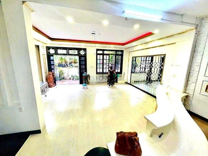 Hình ảnh Cho thuê villa đường HOa phan xích long