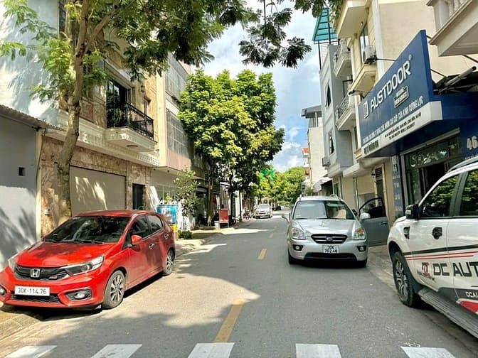 Hình ảnh Bán đất mặt phố Giang Biên, Lô góc vỉa hè kinh doanh 70m2 - 12.x tỷ