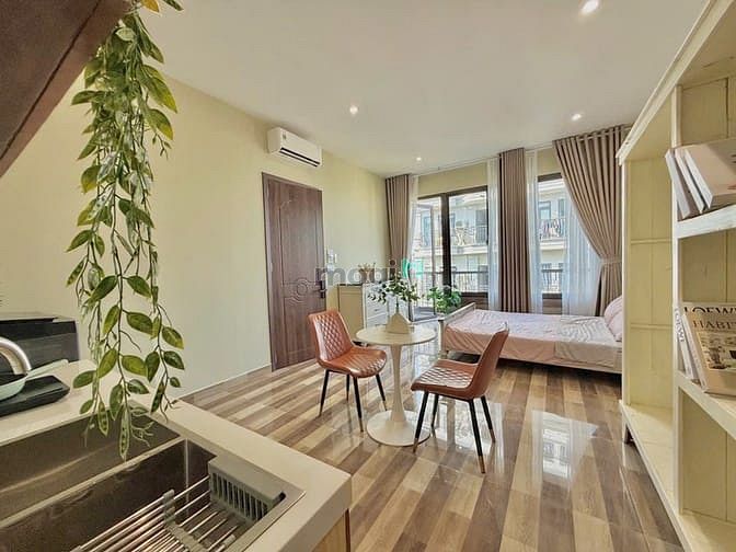Hình ảnh Cho thuê Phòng ban công, tách bếp - Nơ Trang Long gần Văn Lang, Hutech