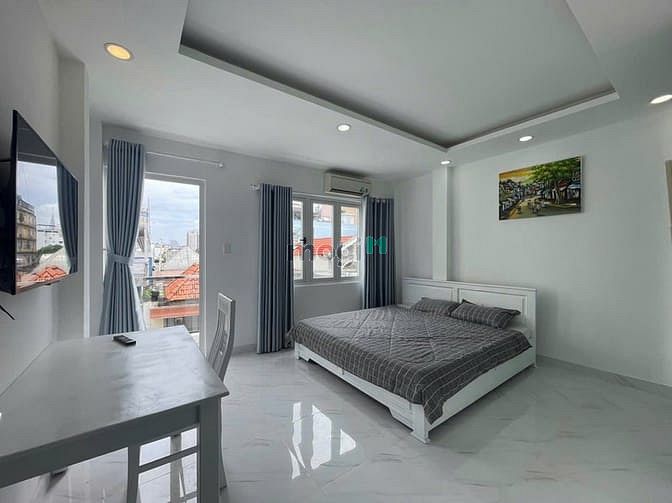 Hình ảnh Balcony 1PN có Máy Giặt Riêng đối diện CV Lê Văn Tám