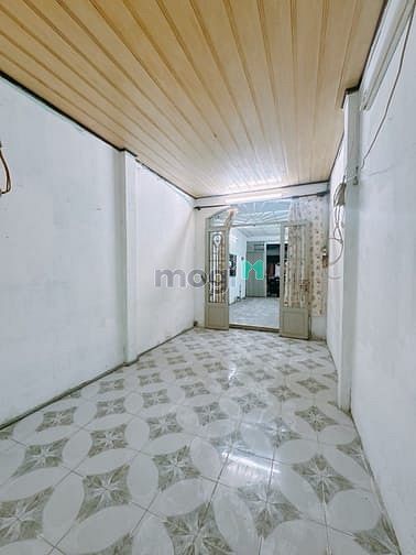 Hình ảnh Cách cầu Khánh Hội chỉ vài bước chân, mặt tiền kinh doanh, Quận 4